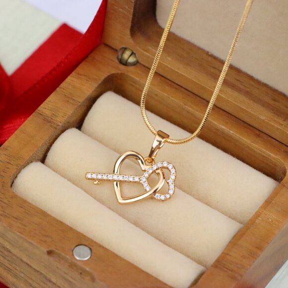 "Rose Gold Heart & Key Pendant with Sparkling Stone Accents, XPPT1862 - Picture 2 of 13